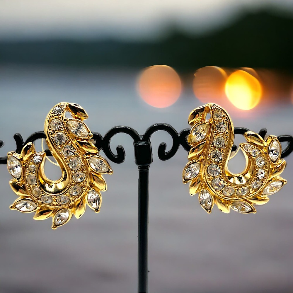 Avon Crystal Gold Leaf Swirl Earrings!